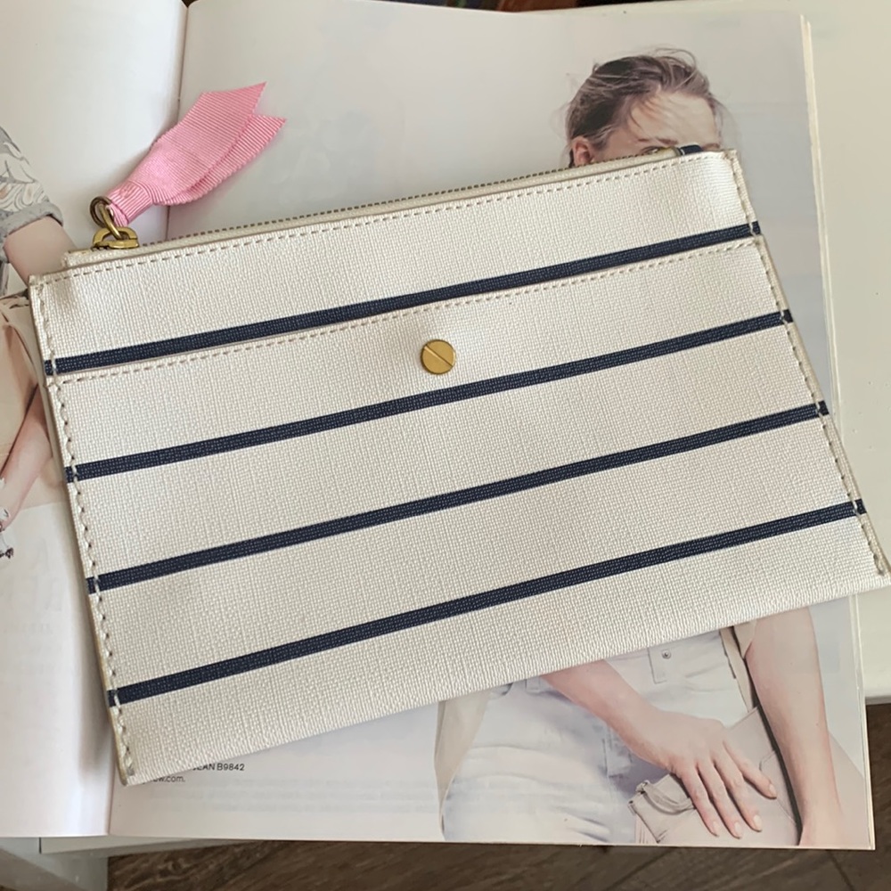 Medium Pouch